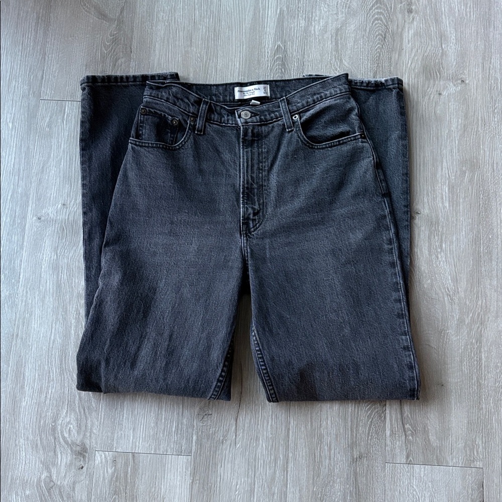 Abercrombie & Fitch 90s Straight High Rise Jeans
